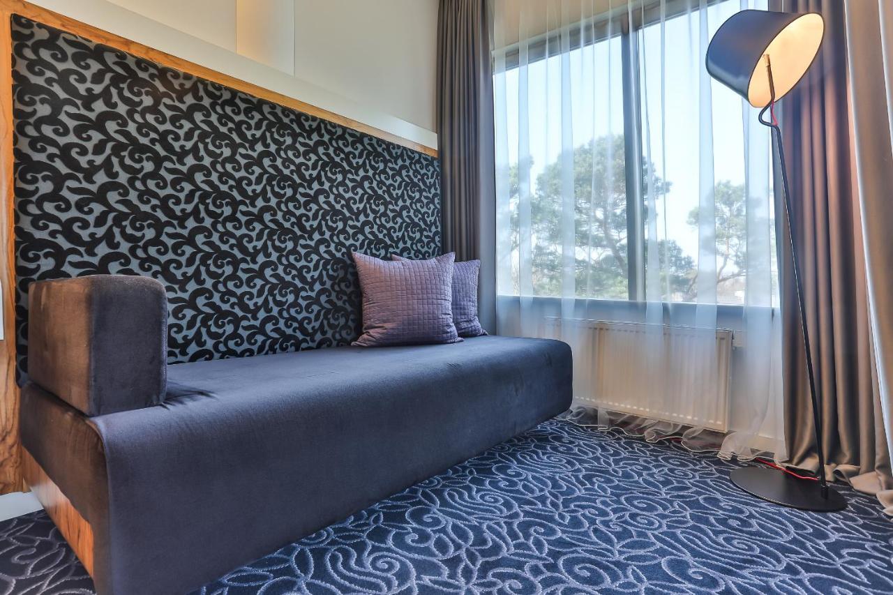 Palanga Life Balance Spa Hotel Kültér fotó A sofa bed