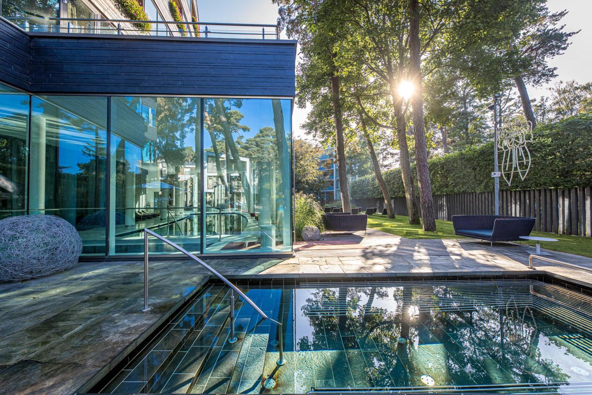 Palanga Life Balance Spa Hotel Kültér fotó The swimming pool at the residence