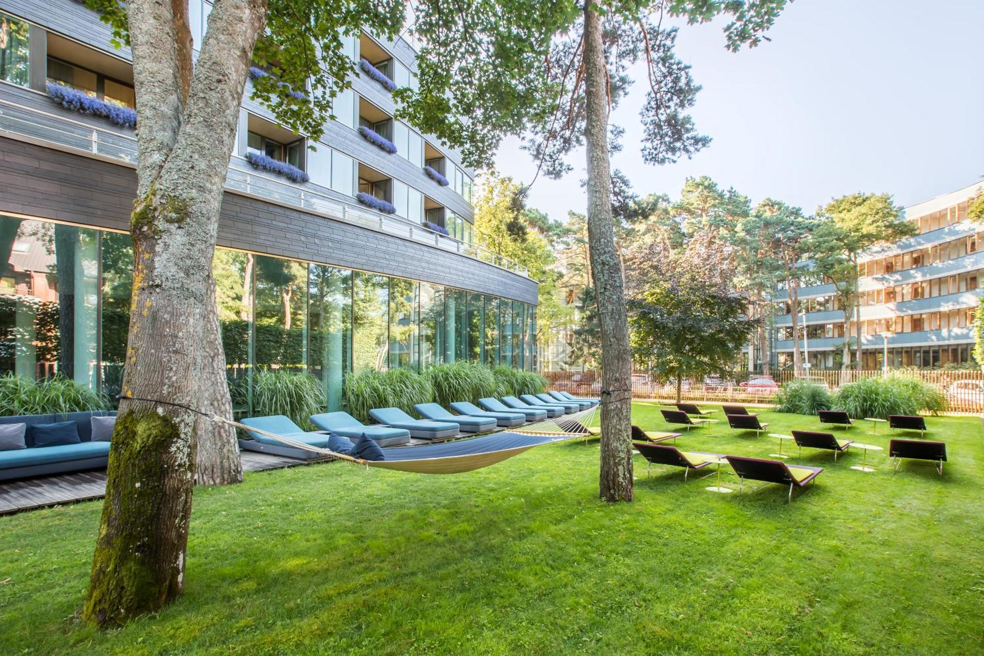 Palanga Life Balance Spa Hotel Kültér fotó The Hotel's garden
