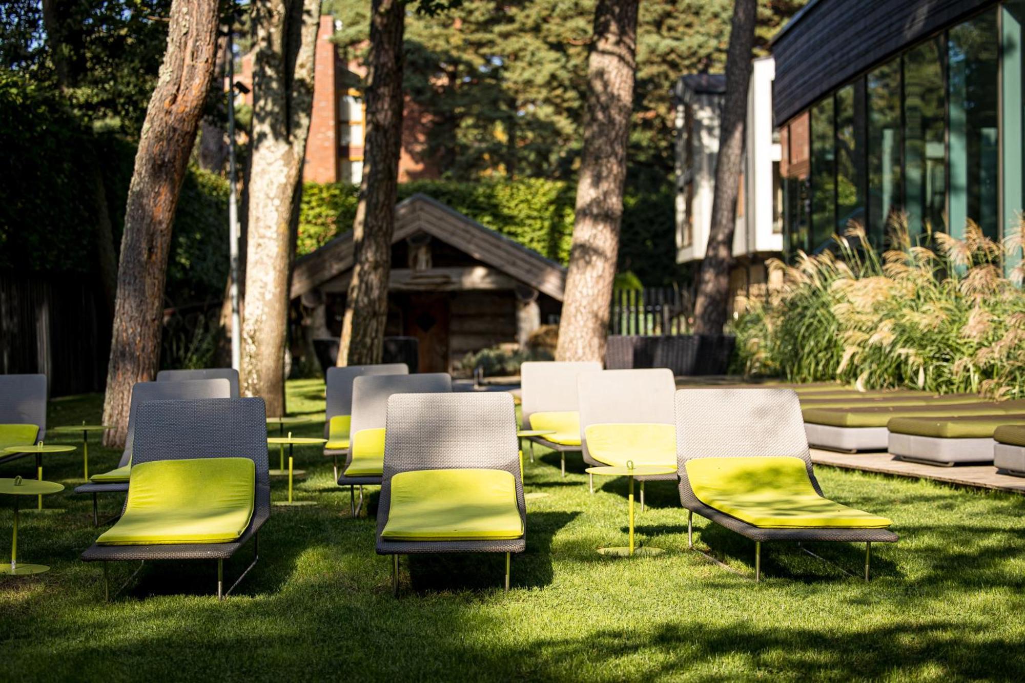Palanga Life Balance Spa Hotel Kültér fotó The garden of the hotel